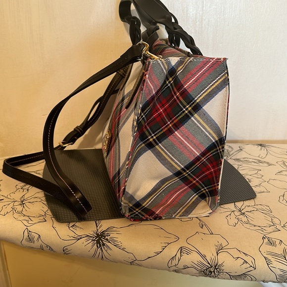 Handbag - Picture 3 of 9